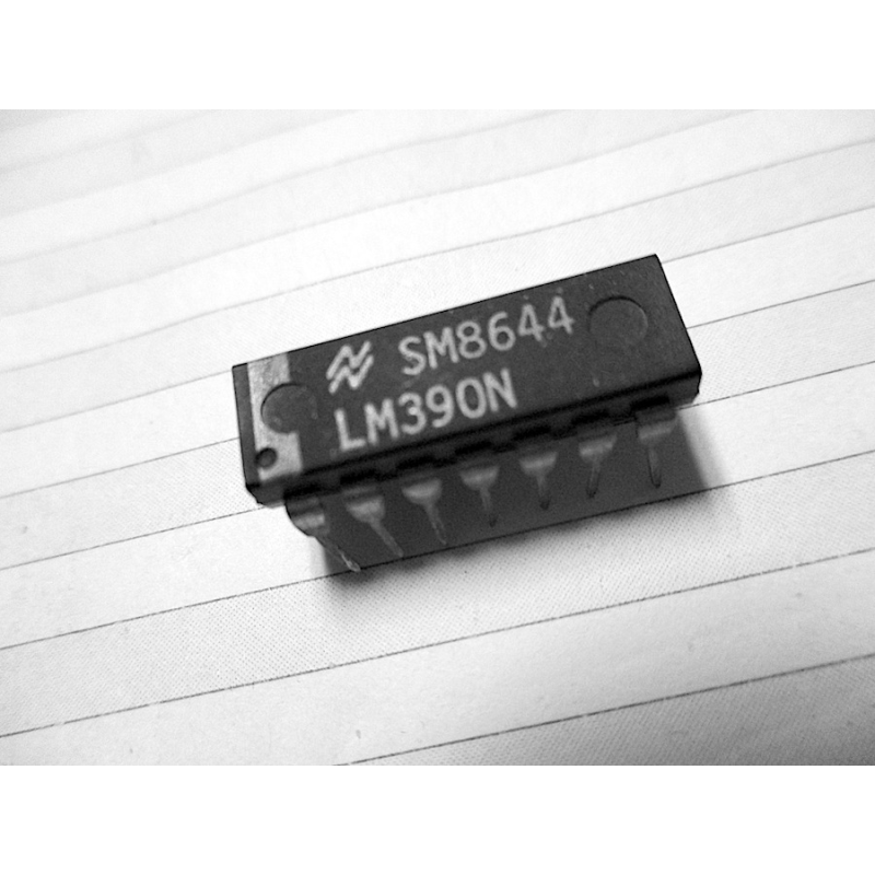 INTEGRATO  LM390N