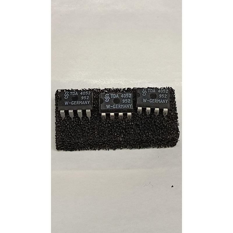 INTEGRATO TDA4052  DISPONIBILI 3 PZ