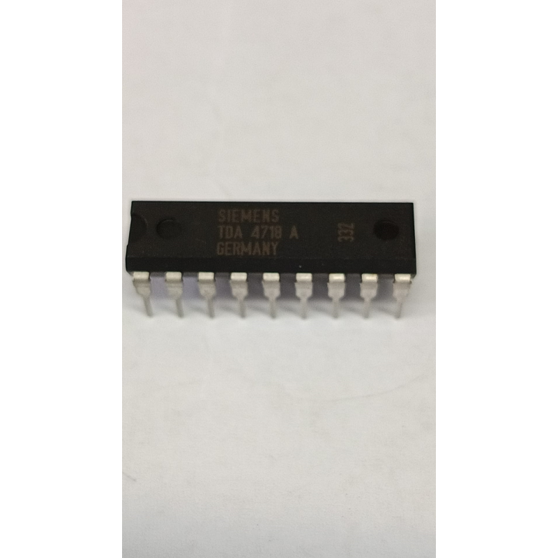 CIRCUITO INTEGRATO TDA 4718A  3 PZ DISP